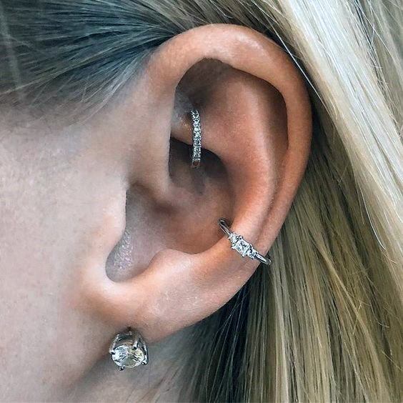 Popular And Cute Double Conch Piercing With Shiny Rhinestone Hoops And Lower Lobe Large Diamond Piercing Ideas For Woman