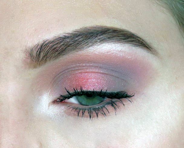 Powdered Coral Eyeshadow Women