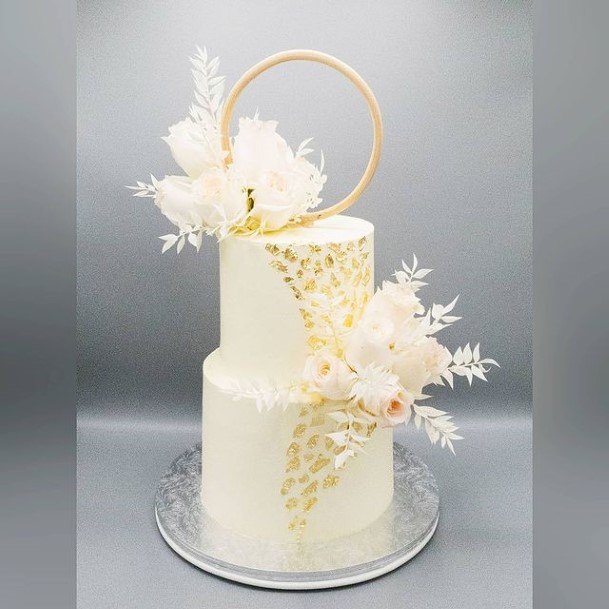 Pretty 2 Tier Wedding Cake