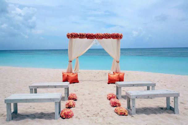 Pretty Beachside Mexican Wedding Decorations