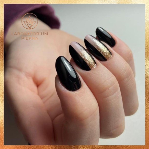 Pretty Black Oval Nails Women
