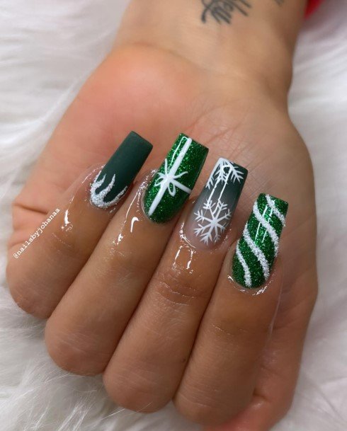 Pretty Emerald Green Nails Women