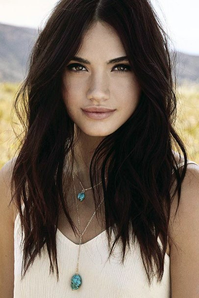 Pretty Fashionable Woman Round Face Long Black Hair Style Inspiration