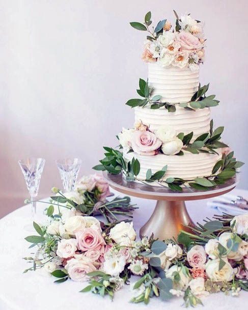 Pretty Four Layer Wedding Cake Beautiful Floral Decoration Desert Table Inspiration Ideas