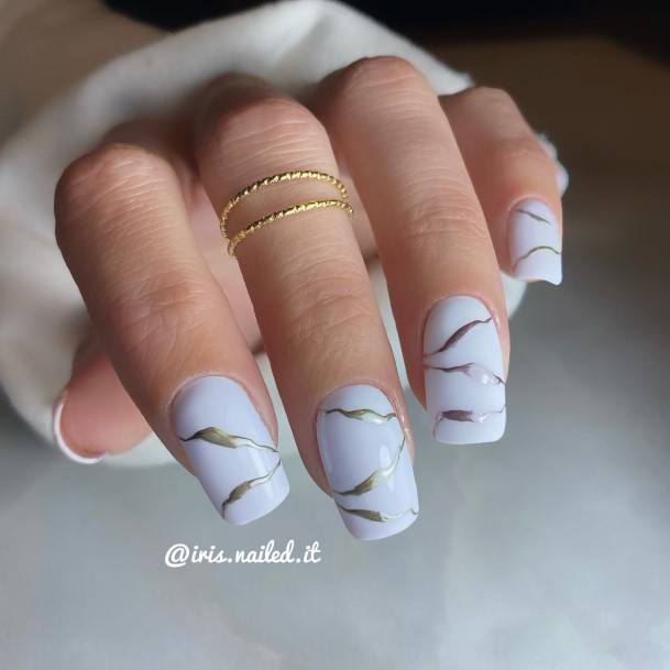 Pretty Gold Nails Women