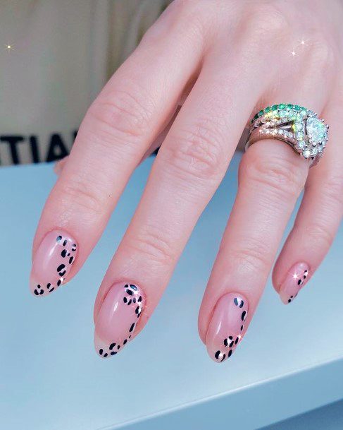 Pretty Leopard Nails Women Nude Art