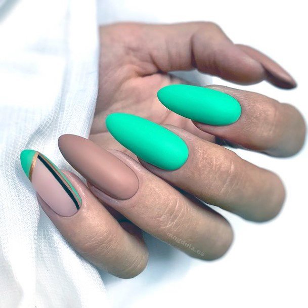 Pretty Light Green Nails Women