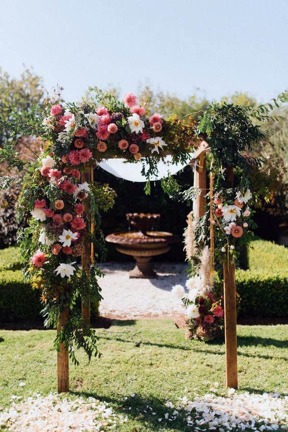 Pretty Rose Flowers Wedding Arch