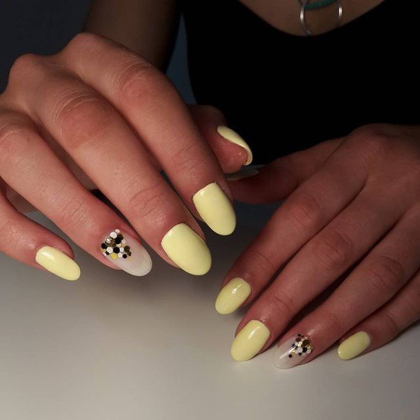 Pretty Short Yellow Nails Women