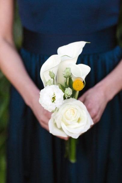 Pretty Simple White Bouquet Wedding Floral Inspiration For Brides