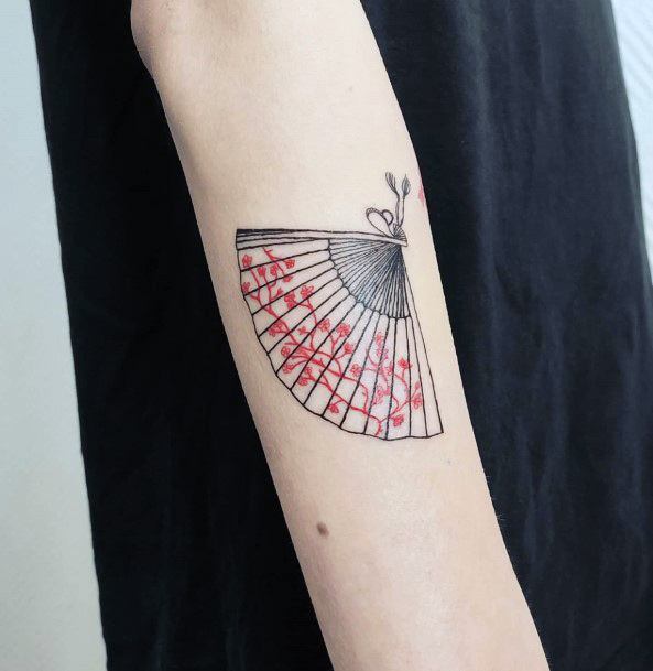 Pretty Uchiwa Tattoos Women