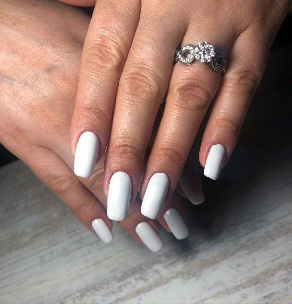 Pretty White Gel Nail Ideas For Women