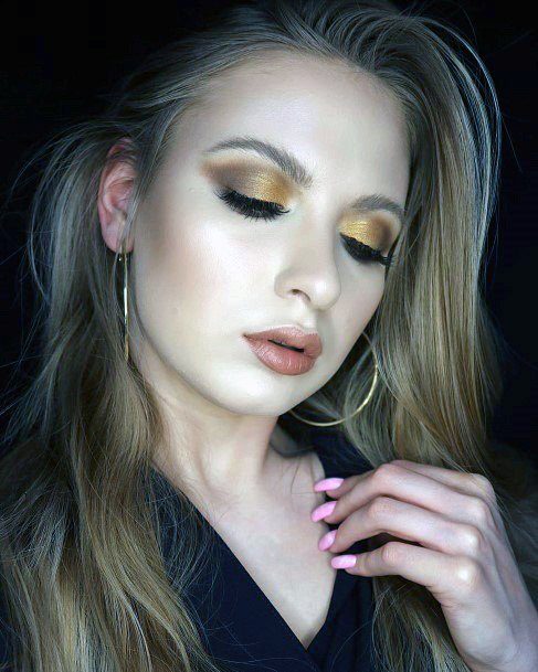 Priceless Golden Colored Eyeshadow Women