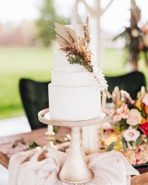 Queenly White Wedding Cake