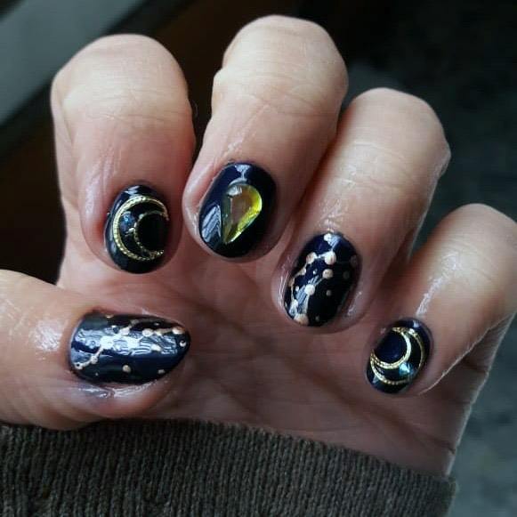 Radiating Moon Nails For Women