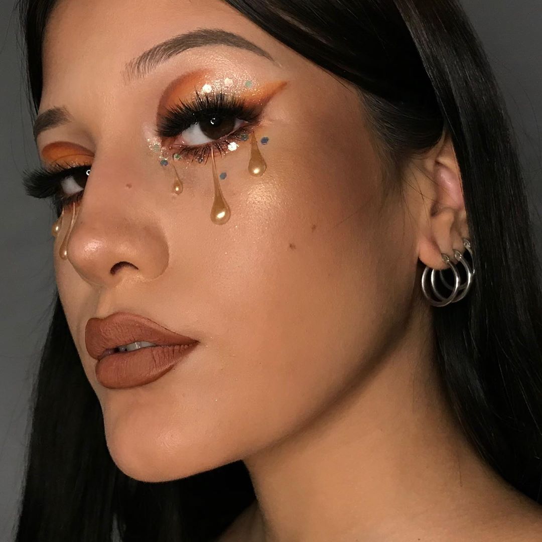 Raining Gold Eye Makeup Looks Women