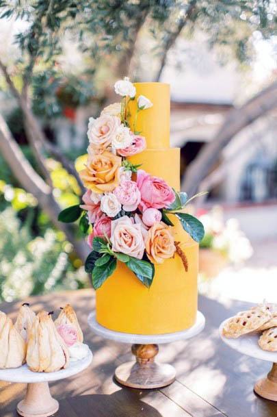 Realistic Rose Flowers On Cake Summer Wedding