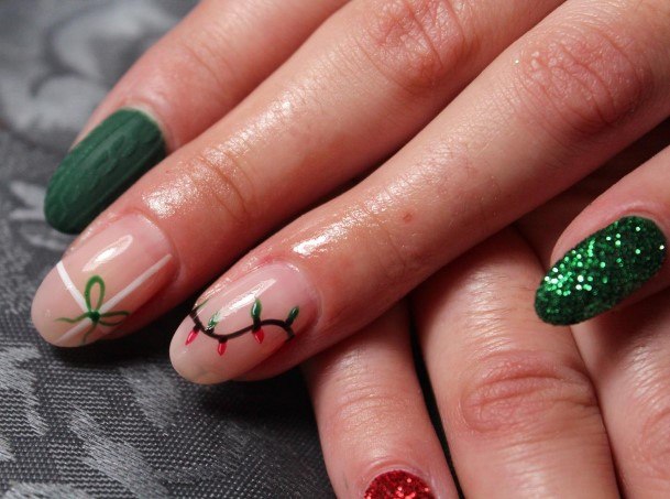 Red And Green Nail Feminine Designs