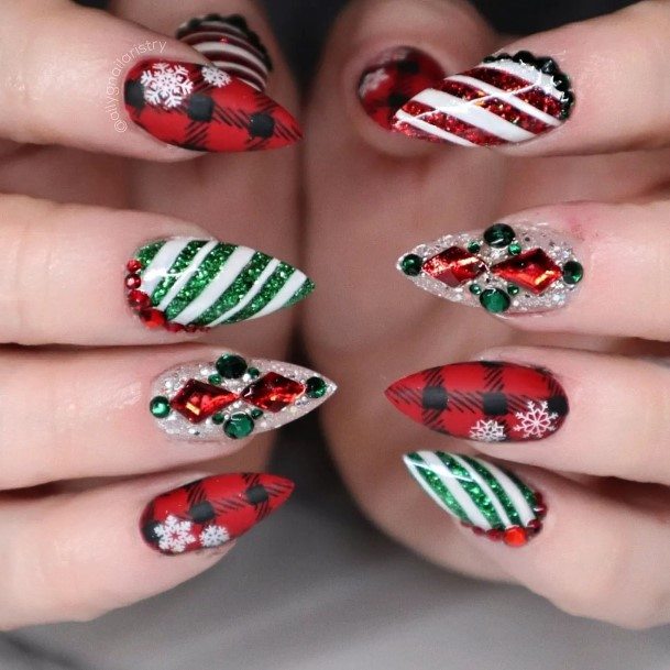 Red And Green Womens Nail Designs