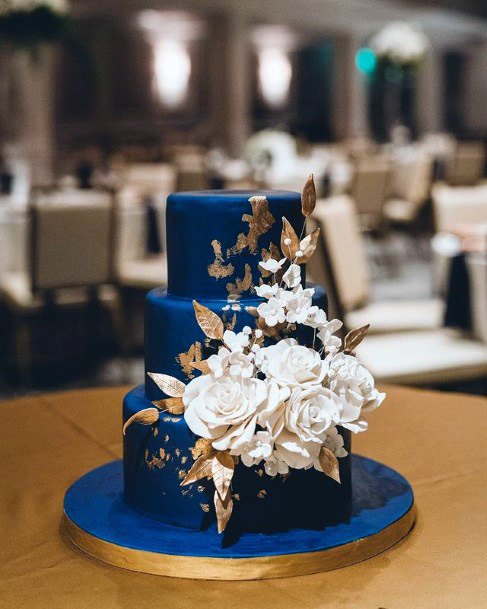 Regal Blue And White Flowers Wedding Cakes