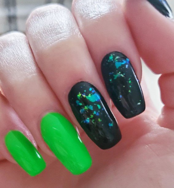 Remarkable Womens Black And Green Nail Ideas