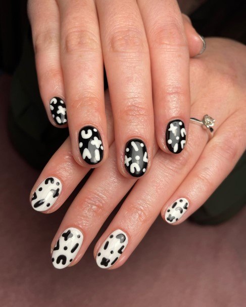 Remarkable Womens Black And White Nail Ideas