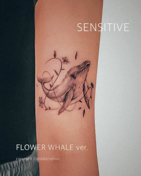 Remarkable Womens Dolphin Tattoo Ideas