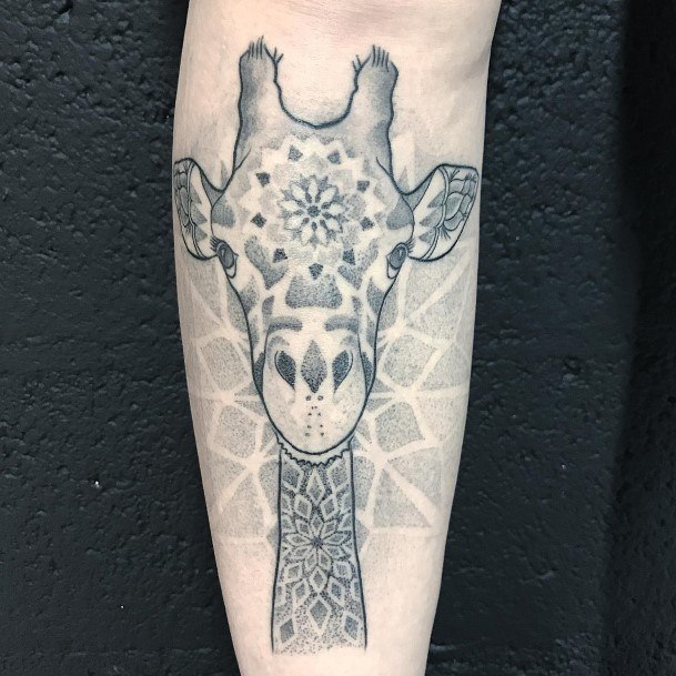 Remarkable Womens Giraffe Tattoo Ideas
