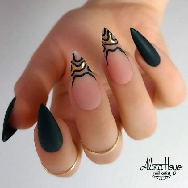 Remarkable Womens Gold Dress Nail Ideas