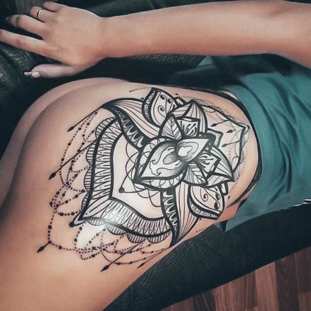 Remarkable Womens Hip Tattoo Ideas