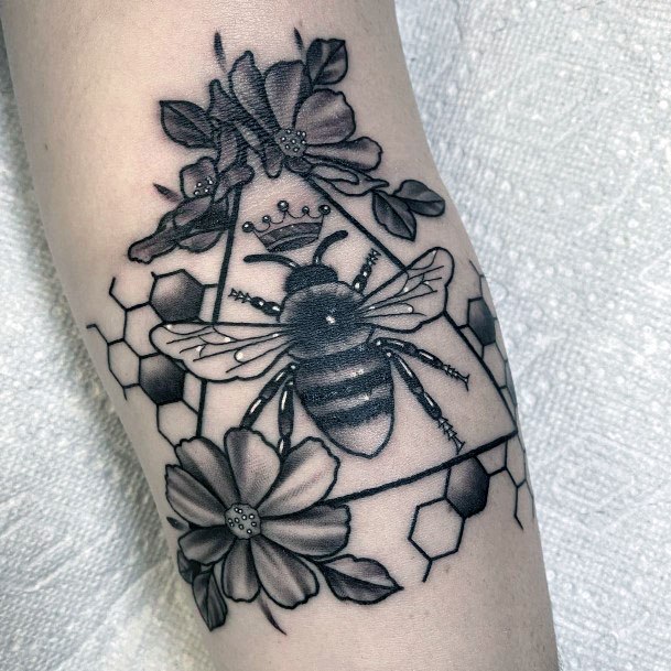 Remarkable Womens Honeycomb Tattoo Ideas