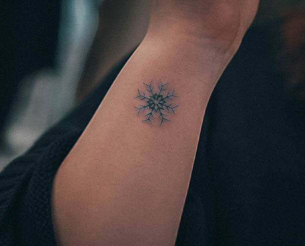 Remarkable Womens Snowflake Tattoo Ideas