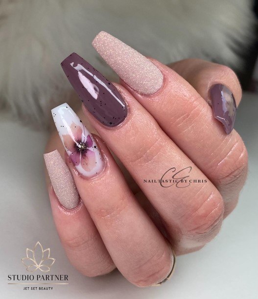 Remarkable Womens White With Flowers Nail Ideas