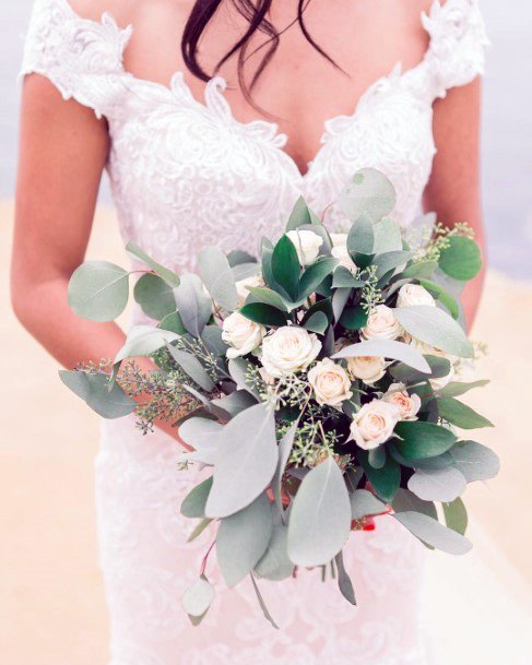 Resplesant Green Leaves White Floral Bouquet Ideas For Wedding