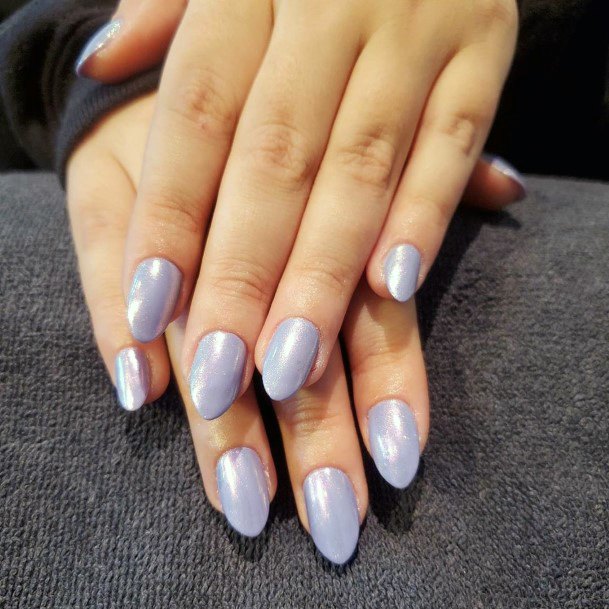 Restrained Glossy Light Purple Shaded Nails