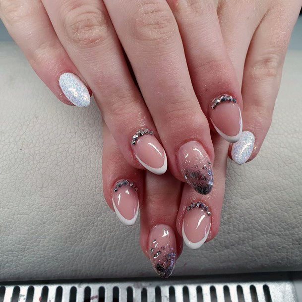 Rhinestones Design On White Gels Nails Women