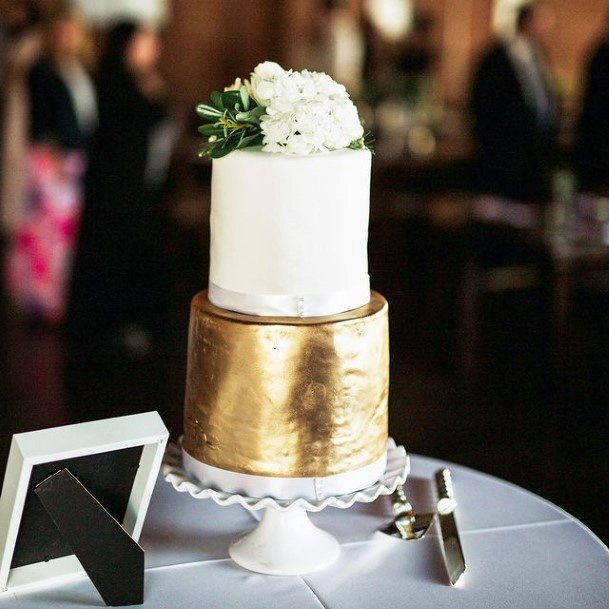 Rich Gold And White Red Velvet Wedding Cake