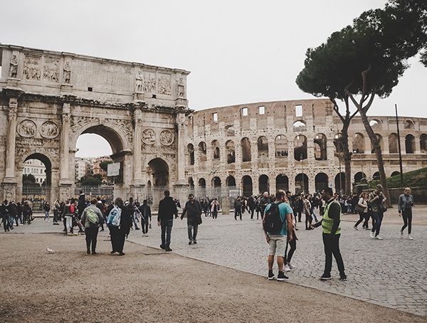 Rome Colosseum Amphitheatre Travel Guide