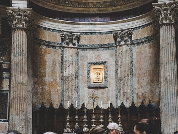 Rome Pantheon Travelers