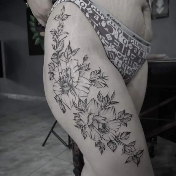 Rose Thigh Tattoo For Ladies