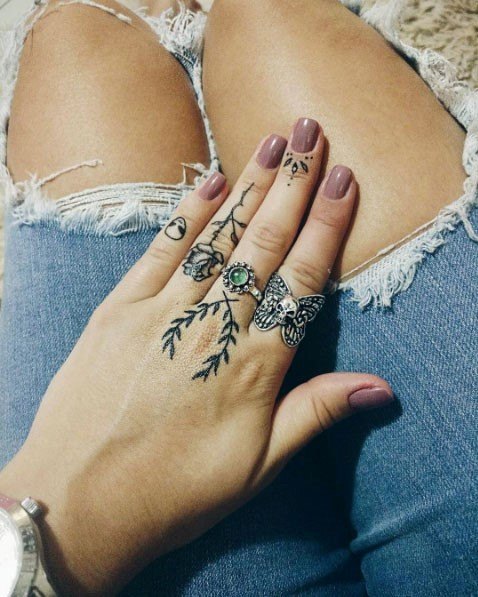 Roses And Leaf Tattoo Womens Fingers