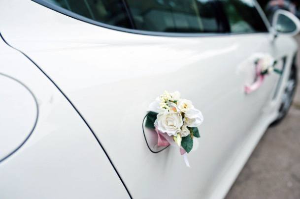 Roses On Wedding Car Decorations