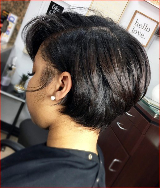 Rounded Smooth Side Swept Short Hairstyles For Black Women