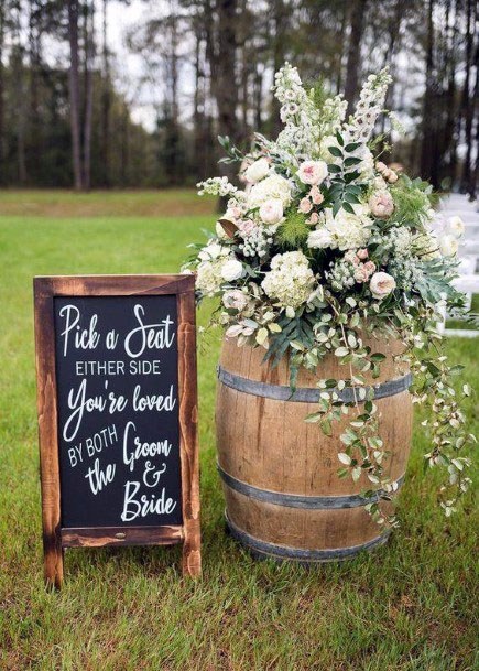 Rustic Stunning Outdoor Wedding Entry Ideas