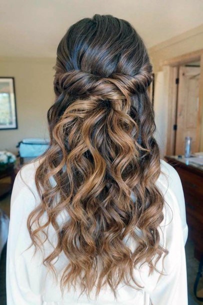 Scrunchy Wavy Long Hairstyle For Women