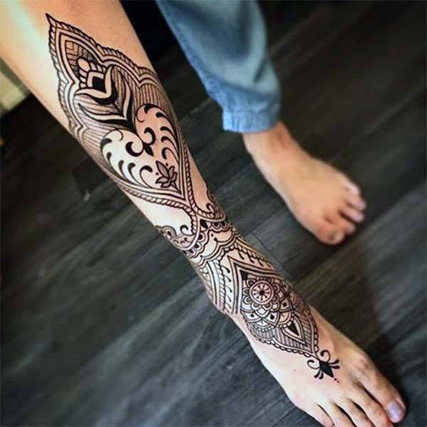 Seductive Black Tattoo Womens Foot