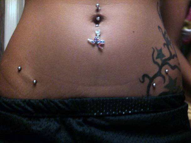 Sexy And Attractive Double Slant Hip Scoop And Double Belly Button Piercing Design Ideas For Women