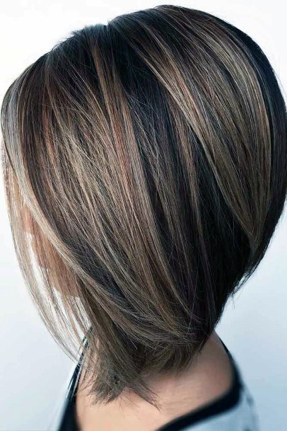 Sexy And Glossy Straight Layered Bob Hairstyle For Trendy Women