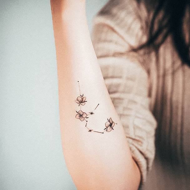 Sexy Aquarius Tattoo Designs For Women