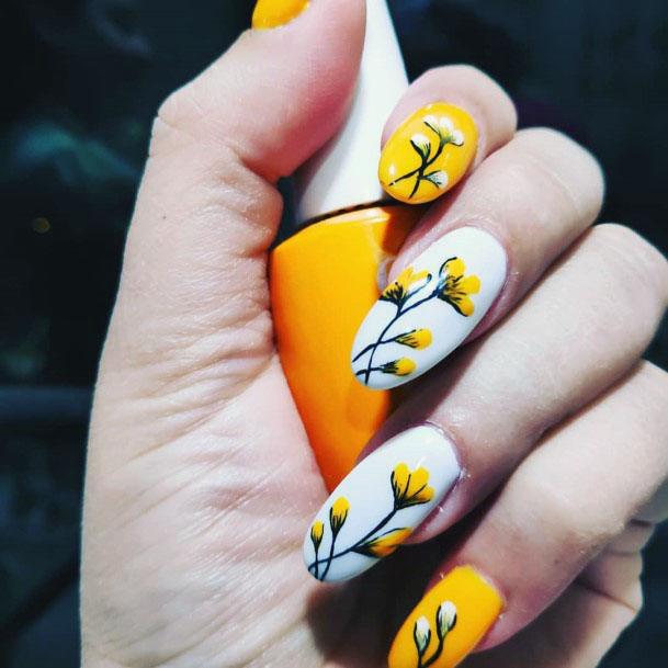 Sexy Astonishing Yellow And White Floral Nails For Girls